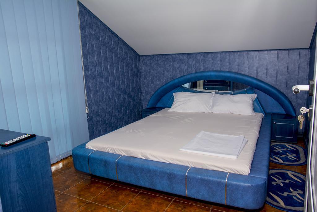 Casa Damian Hotel Două Mai Zewnętrze zdjęcie