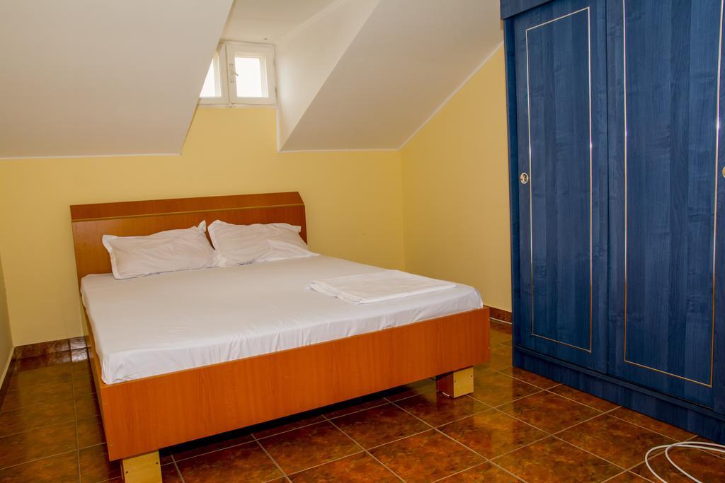 Casa Damian Hotel Două Mai Zewnętrze zdjęcie